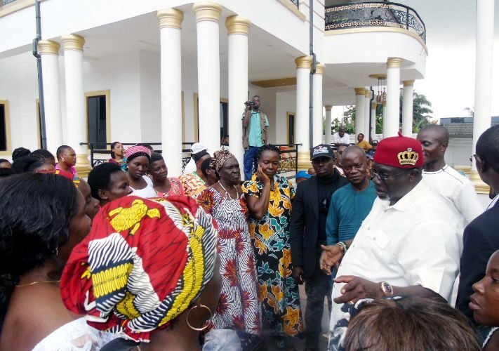 E. C. K President, (Man of the people) Rrecieves Warm Welcome In His Home Town Amaogwu Bende