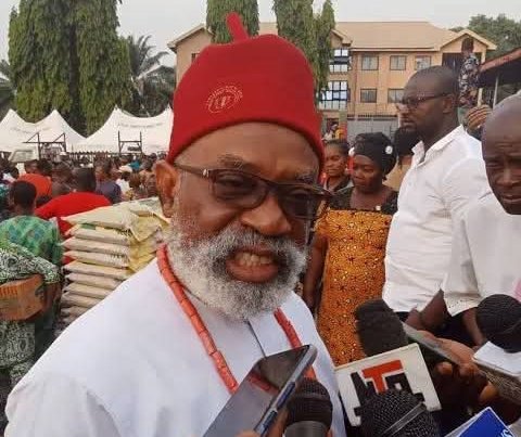 Gμηmεη Attack Senator Ngige’s Convoy In Anambra